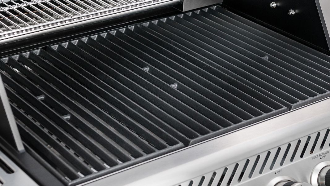 GRILLI Senator Pro-32 Gas Grill with BBQ Block Fire System 700377