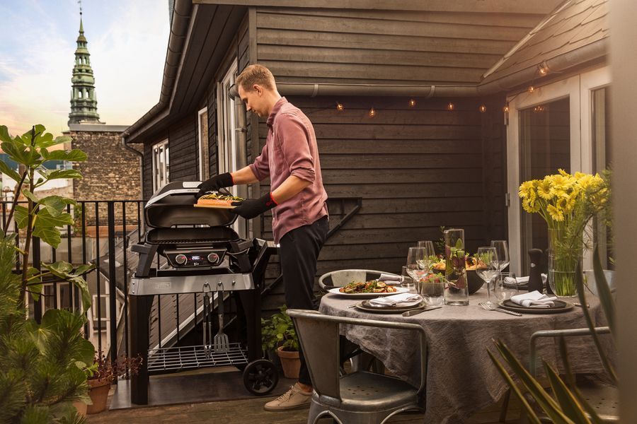Weber Pulse 2000 Electric Grill