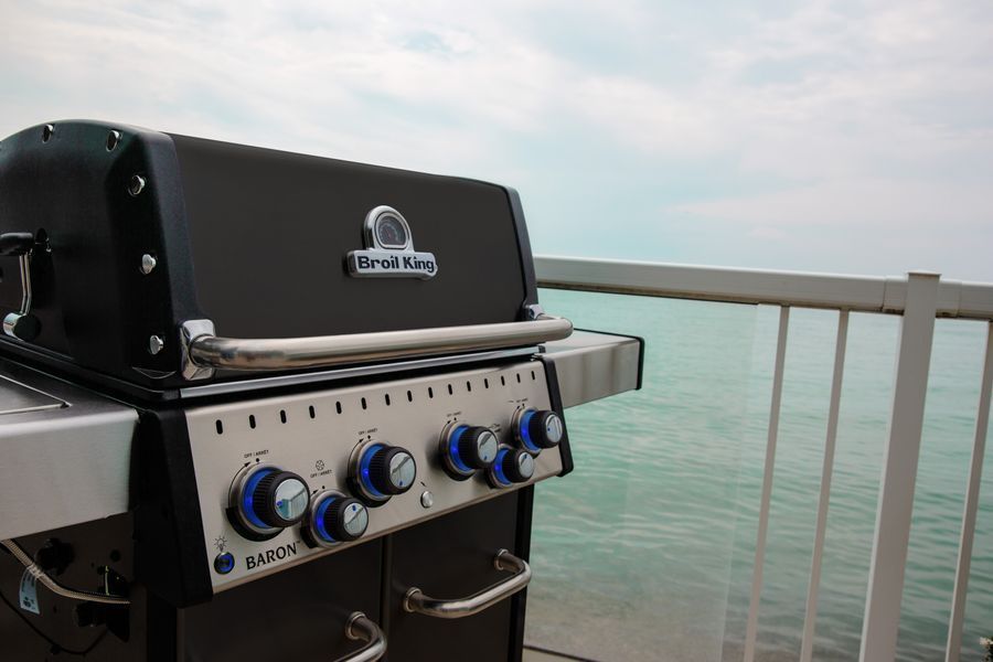Broil King Baron 490 Gas Grill, Black