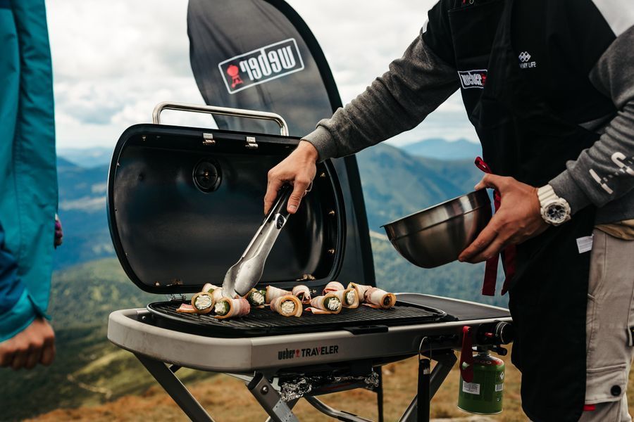 Гриль газовий Weber Traveler LP Stealth, чорний