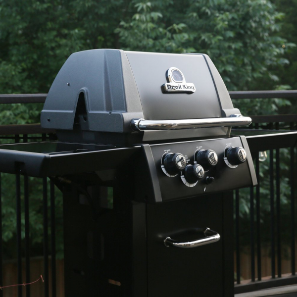 Broil King Royal 340 Shadow Gas Grill (824263)
